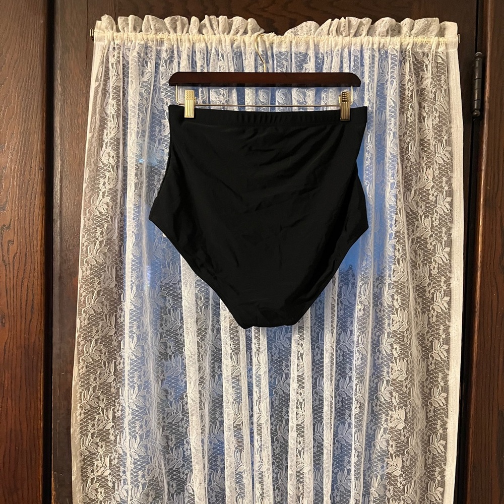 Upopby, Black Swim Pants with Sleek Design,XXL, NWT